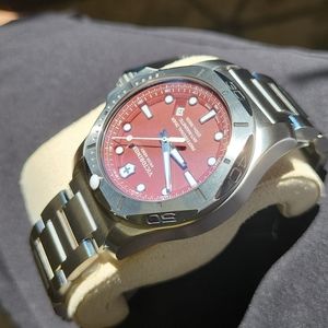 VICTORINOX SWISS ARMY INOX PRO DIVER 241783 RED DIAL BRAND NEW